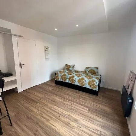 Charmant Studio Apartment *